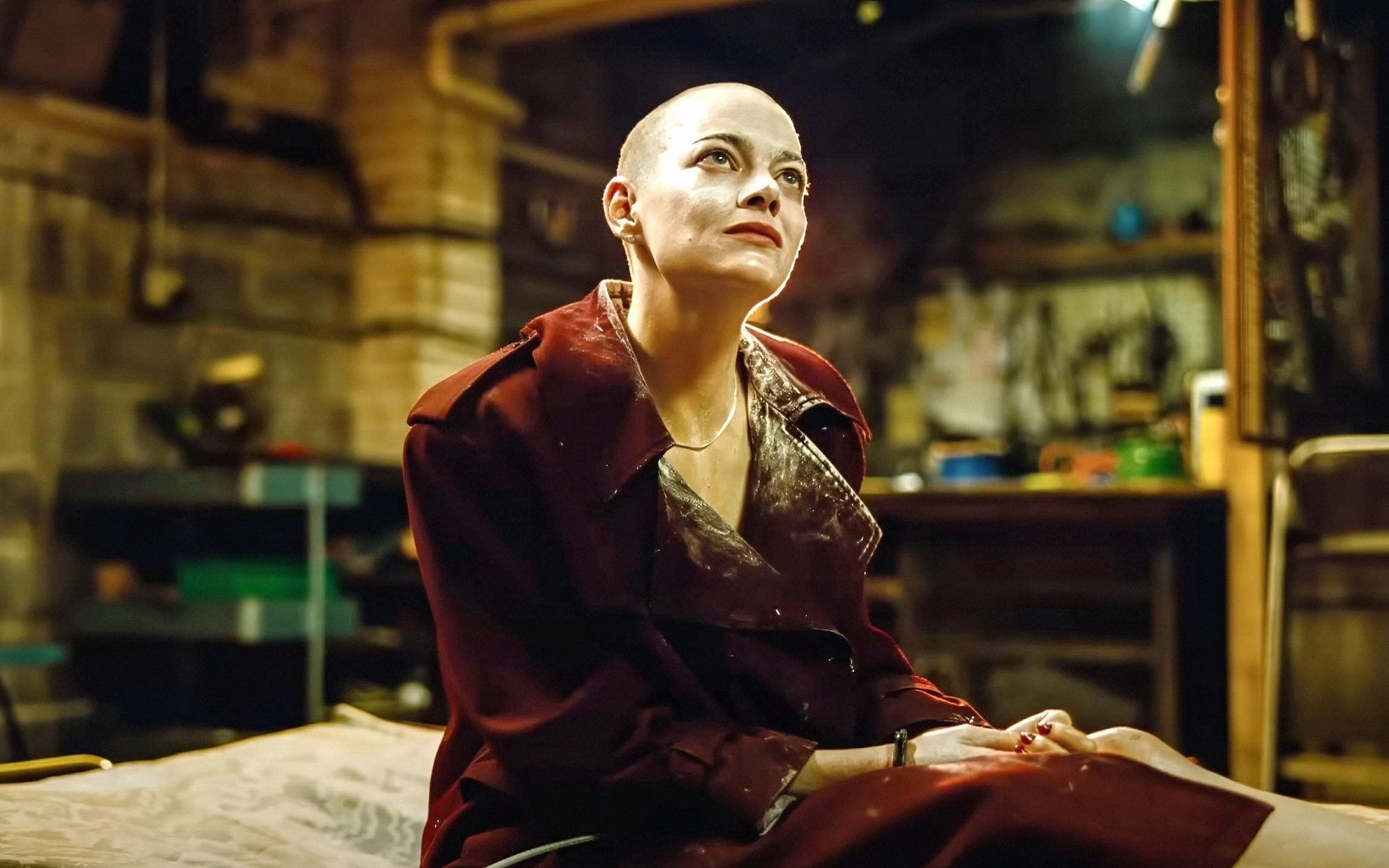 Bugonia: Emma Stone Shines in Yorgos Lanthimos’ Unsettling Conspiracy Thriller